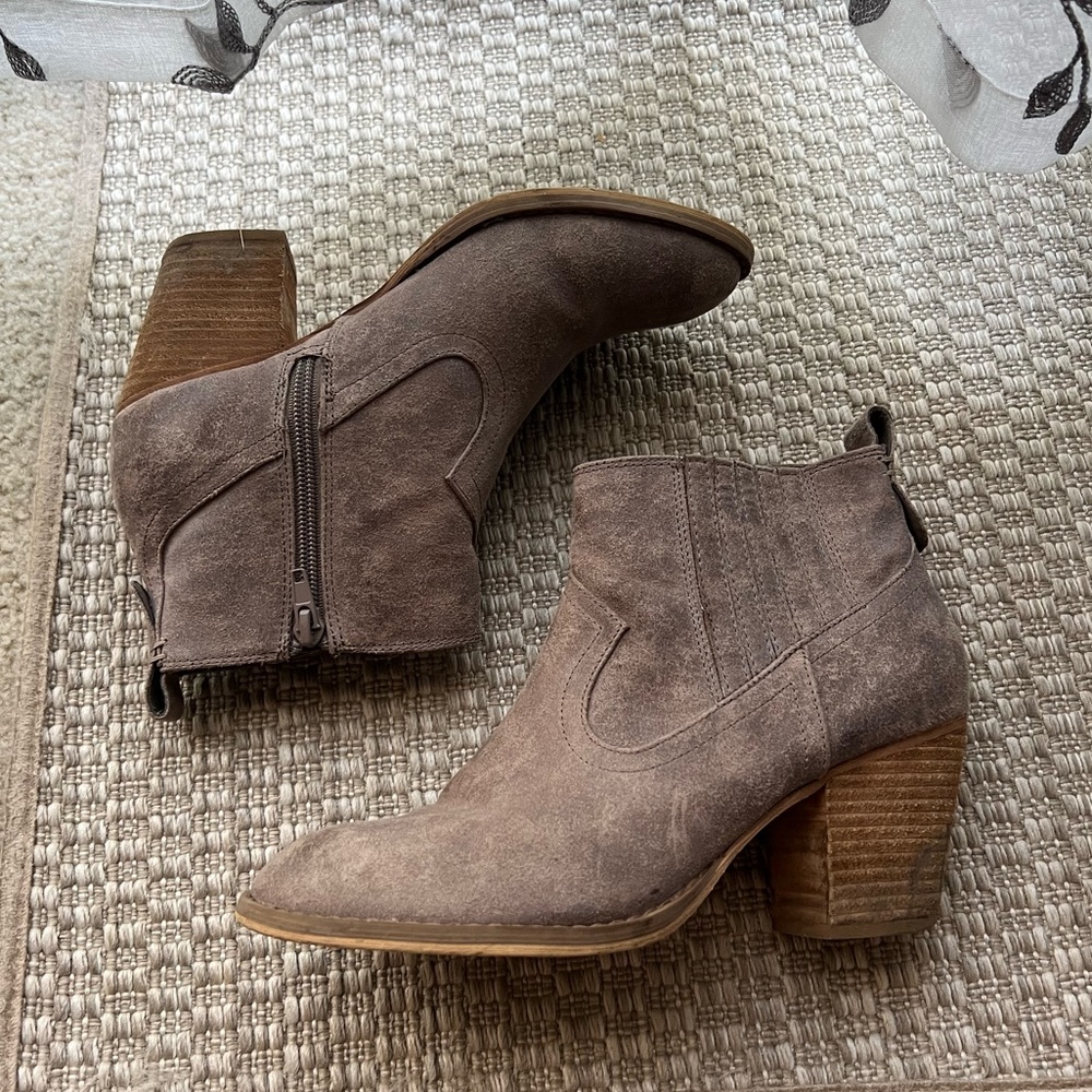 Carlos Santana Fashion Booties